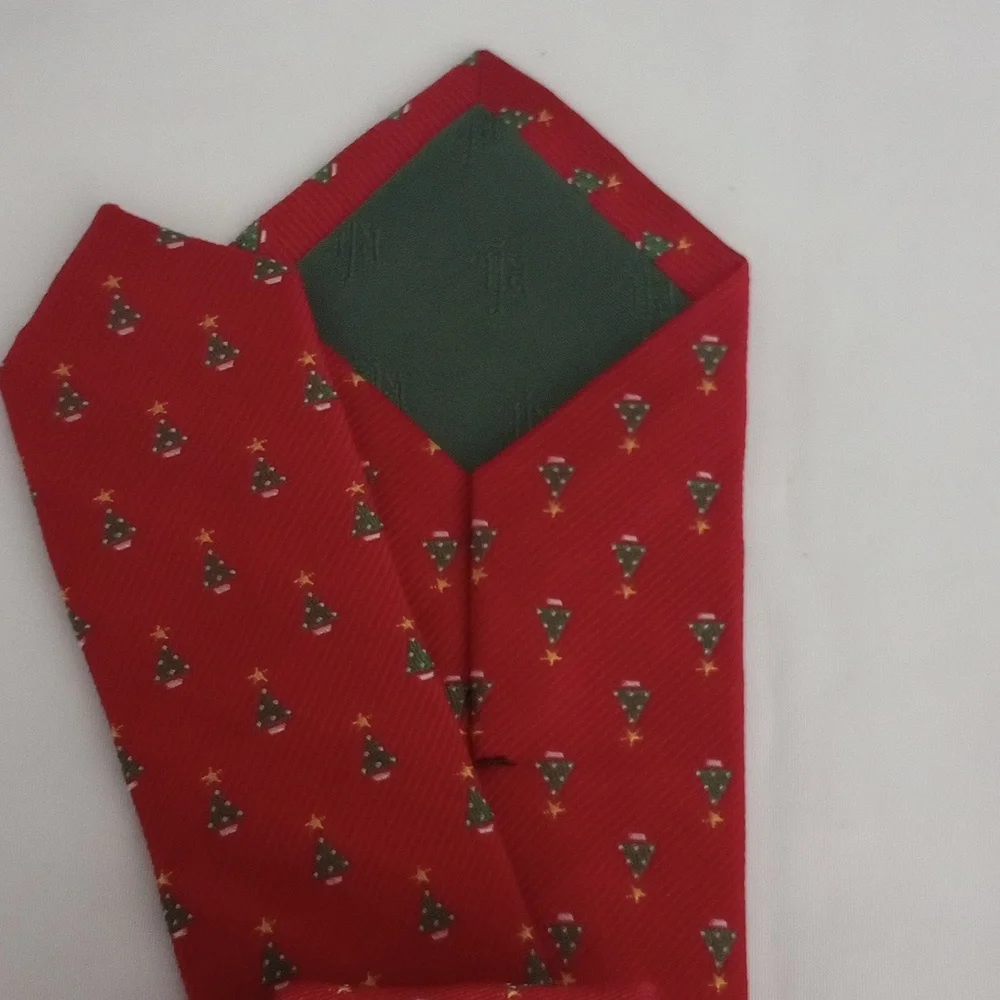 Ralph Lauren big boys Silk tie. One size red /holiday theme